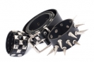 Nietengürtel und Nietenarmband